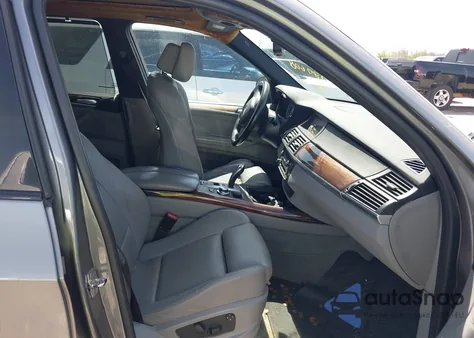 2009 BMW X5 xDrive48I from USA, damaged, VIN 5UXFE83579L308911